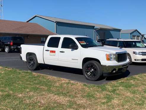 2010 GMC SIERRA 1500 SLE 4x4 - cars & trucks - by owner - vehicle... for sale in Fairland, IN