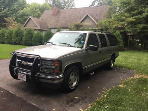1999 CHEVY SUBURBAN LT/2WD for sale in South Bend, IN