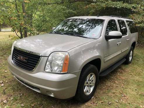2008 GMC YUKON XL LOADED LEATHER MOONROOF! 140K EXCEL IN/OUT! E-85 GAS for sale in Copiague, NY