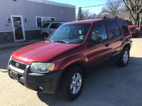 Red 2005 Ford Escape XLT 4X4 - cars & trucks - by dealer - vehicle... for sale in Dallas Center, IA