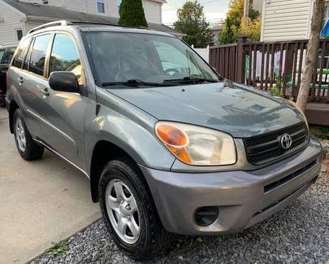 2005 Toyota RAV4 - cars & trucks - by owner - vehicle automotive sale for sale in Mineola, NY