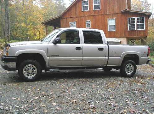 2OO4 DURAMAX - ALLISON DIESEL CHEVY 25OO-HD CREW CAB 4 x for sale in Champaign, IA