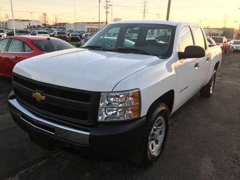 2013 CHEVROLET SILVERADO 4x4 1500 - cars & trucks - by owner -... for sale in Lexington, KY