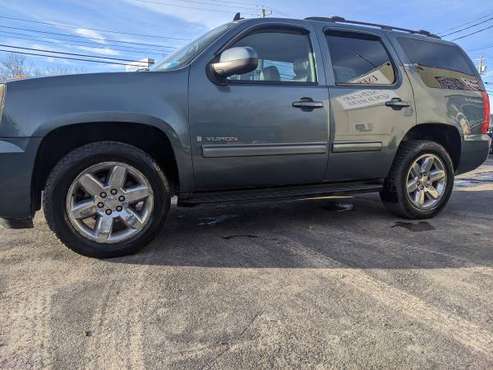 2009 GMC Yukon SLT third row seating - cars & trucks - by owner -... for sale in Brewerton, NY