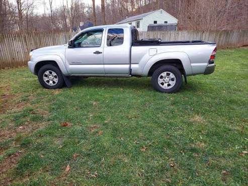 2009 Toyota Tacoma 4x4 extra cab - cars & trucks - by owner -... for sale in Meriden, NY
