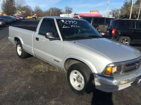 1996 CHEVROLET S10 LS - cars & trucks - by dealer - vehicle... for sale in URBANA, IL