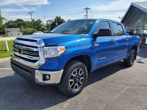 2017 Toyota Tundra SR5 CrewMax 4x4 1 owner easy finance for sale in Lees Summit, MO