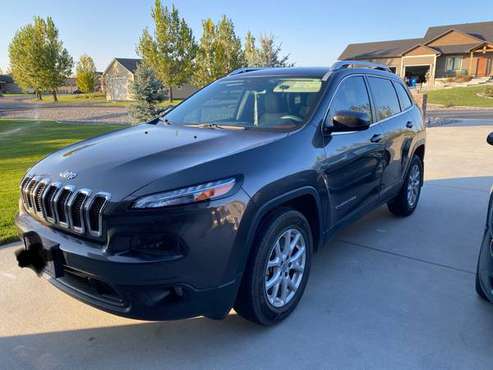 Jeep Cherokee 2016 AWD - cars & trucks - by owner - vehicle... for sale in Bozeman, MT