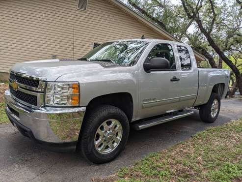 Like New 2012 Chevrolet Silverado 2500HD 4WD - Only 20k miles - cars for sale in San Antonio, TX