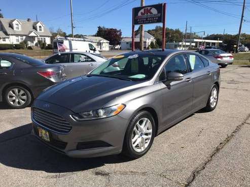 2013 Ford fusion SE 1-Owner sunroof usb clean carfax history report... for sale in Westport , MA