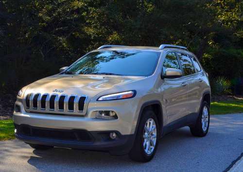 2015 JEEP CHEROKEE LATITUDE, 2WD, LOADED, V6, AUX for sale in Wilmington, NC