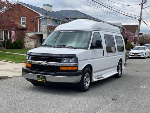 2003 Chevrolet express 1500 hightop - no accident - well mainted for sale in Lawrence, NY