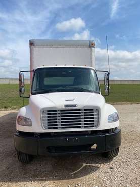 Freighliner 26ft Box Truck, 2016 Cummins Engine Non-CDL - cars & for sale in Austin, TX