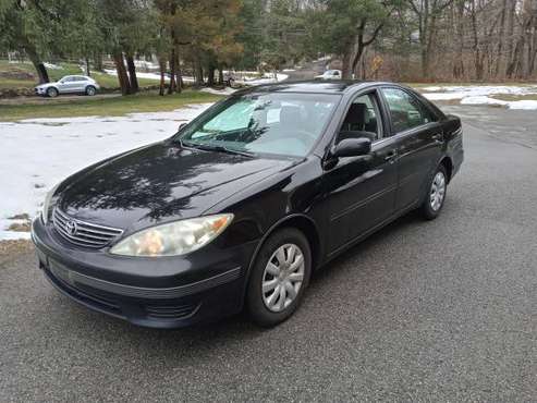 2005 toyota camry le - - by dealer - vehicle for sale in Vails Gate, NY