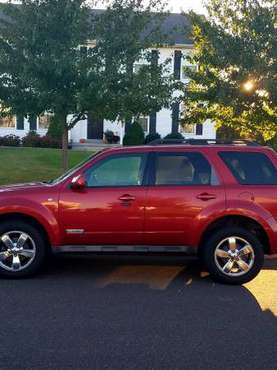 2008 FORD ESCAPE LIMITED for sale in Doylestown, PA