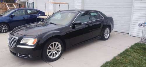 2013 CHRYSLER 300 LIMITED LEATHER MOON - cars & trucks - by owner -... for sale in saginaw, MI