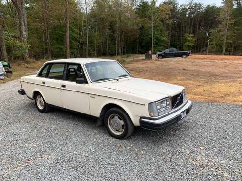 1982 Volvo 240 - MANUAL for sale in Montpelier Station, VA