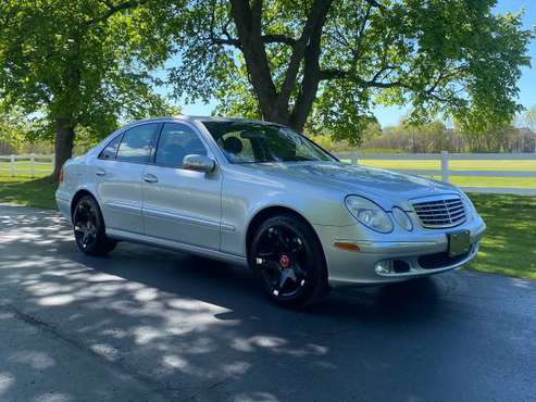 MERCEDES BENZ E-CLASS E500 LOADED/LOW MILE/CLEAN/V8 - cars & for sale in Jenison, MI