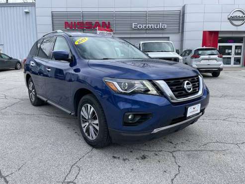 2017 Nissan Pathfinder SL - - by for sale in BERLIN, VT
