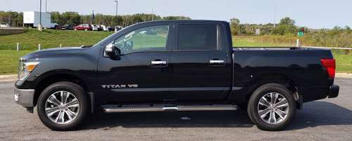 ~ ~ ~ 2019 Nissan Titan SL Crew Cab 4x4 ( ONLY 10K MILES!!! ) ~ ~ ~... for sale in Mukwonago, WI