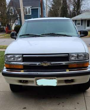 Chevrolet Blazer 1998 - cars & trucks - by owner - vehicle... for sale in Stevens Point, WI