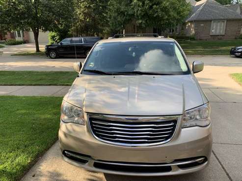 2013 Chrysler Town and Country Minivan for sale in Troy, MI