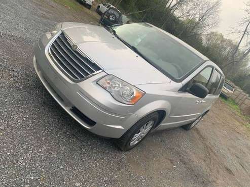 2010 Chrysler town & country LX limited for sale in Poughkeepsie, NY