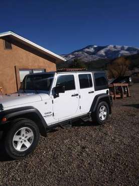 Jeep Wrangler (like new) - cars & trucks - by owner - vehicle... for sale in Cerro, NM