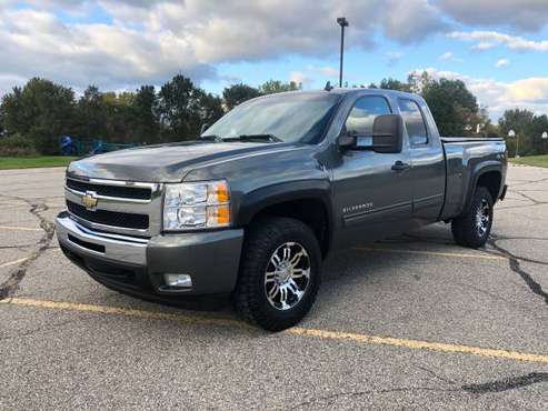 Powerful! 2011 Chevy Silverado 1500! 4x4! Ext Cab! for sale in Ortonville, OH