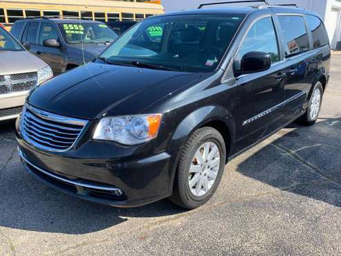 2014 Chrysler Town and Country Touring Edition, WARRANTY/FINANCE AVAIL for sale in Kenosha, WI