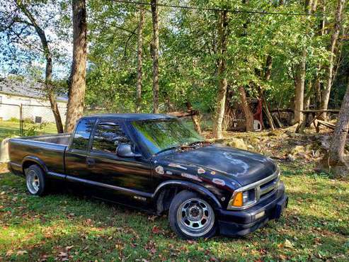 Lowered 95 chevy s10 sale or trade for sale in Bristol, TN