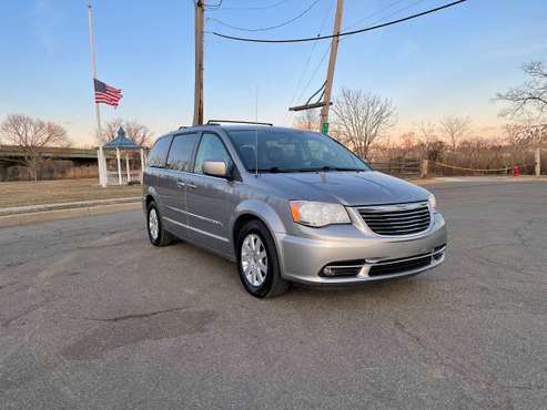 2016 Chrysler Town & Country Touring, Leather, Backup Camera, DVD for sale in South River, NY