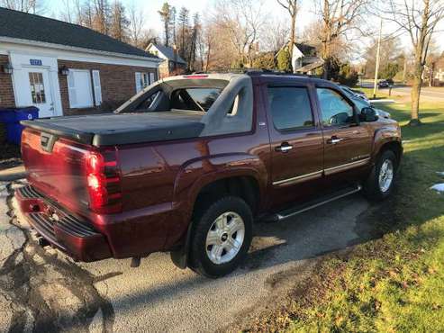 2008 Chevy avalanche LTZ Z71 - cars & trucks - by dealer - vehicle... for sale in Suffield, OH
