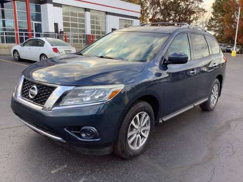 LOW Mileage! 2013 Nissan Pathfinder! Nice! - cars & trucks - by... for sale in Ortonville, MI