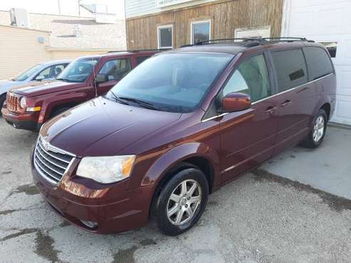 2008 town and country - cars & trucks - by owner - vehicle... for sale in Orfordville, WI