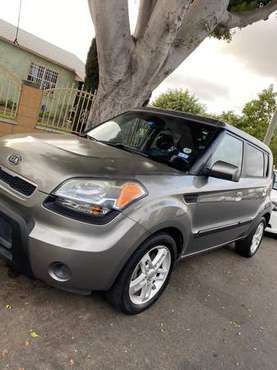 2010 KIA SOUL - cars & trucks - by owner - vehicle automotive sale for sale in Bakersfield, CA