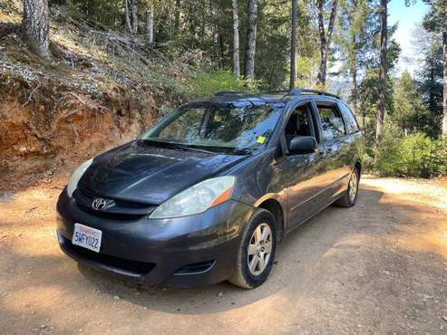 2006 Toyota Sienna LE clean title for sale in Salyer, CA
