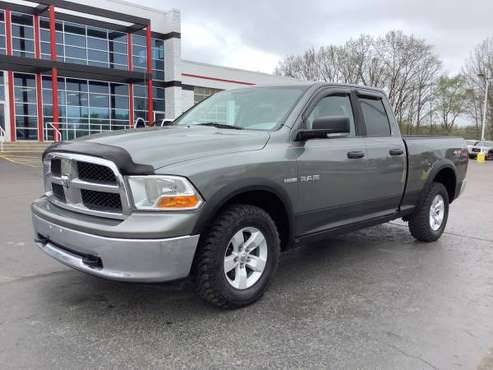 Nice! 2010 Dodge Ram 1500 SLT! 4x4! Crew Cab! Great Price! - cars & for sale in Ortonville, OH