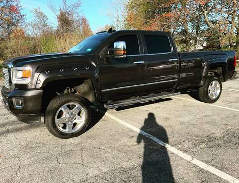2015 GMC Sierra Denali 3500HD Crew Cab 4x4/TOP OF THE LINE for sale in East Derry, MA