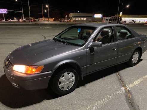 Toyota Camry! Low miles!! Reliable!!! - cars & trucks - by owner -... for sale in Yakima, WA