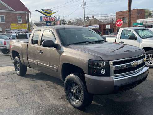 2008 CHEVROLET SILVERADO 1500 LT1 4WD 4DR EXTENDED CAB 6 5 ft SB for sale in Milford, CT
