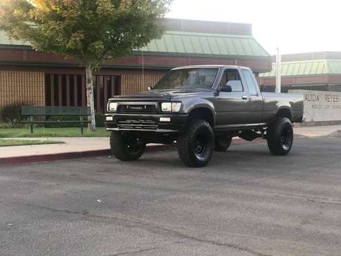 1992 Toyota Pick up 4x4 - cars & trucks - by owner - vehicle... for sale in Merced, CA