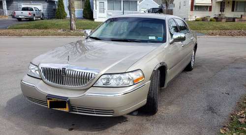 Lincoln Town Car 04 - chrome package - cars & trucks - by owner -... for sale in Rochester , NY