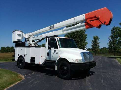 53k Miles 60' Material Handling 2004 International 4300 Bucket Truck for sale in Hampshire, NH