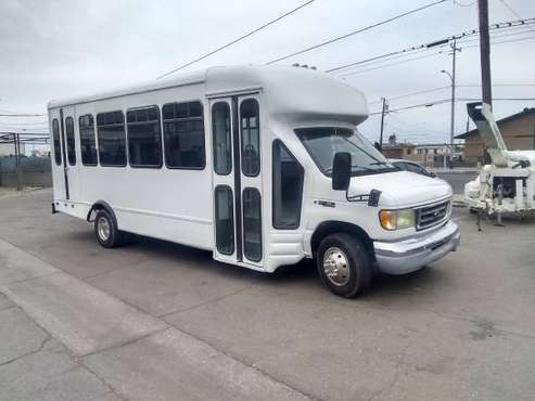 2004 Ford bus for sale in Cashion, AZ
