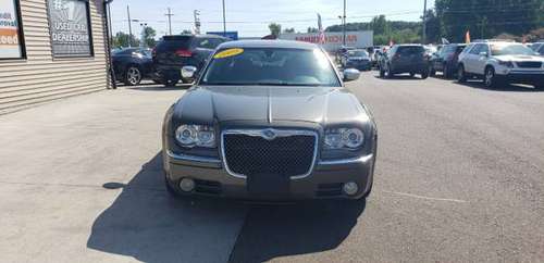 LEATHER 2009 Chrysler 300 4dr Sdn 300C Hemi RWD for sale in Chesaning, MI