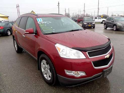 2011 Chevrolet Traverse LT FWD - cars & trucks - by dealer - vehicle... for sale in Marion, IA
