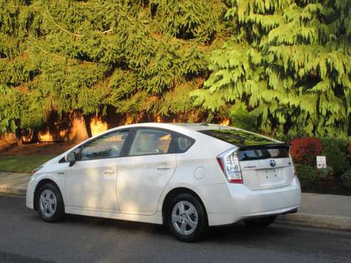2011 TOYOTA PRIUS **EXCEPTIONAL AND LIKE NEW * - cars & trucks - by... for sale in Bellevue, WA