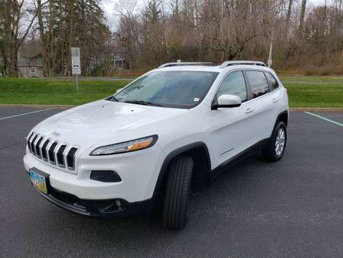 2014 Jeep Cherokee Latitude 4x4 - cars & trucks - by owner - vehicle... for sale in Chagrin Falls, OH