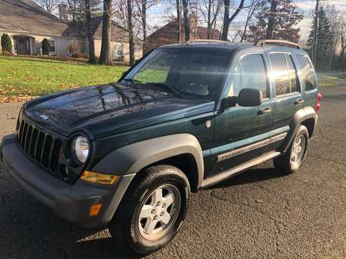 2005 Jeep Liberty 4x4 - cars & trucks - by owner - vehicle... for sale in Totowa, NJ